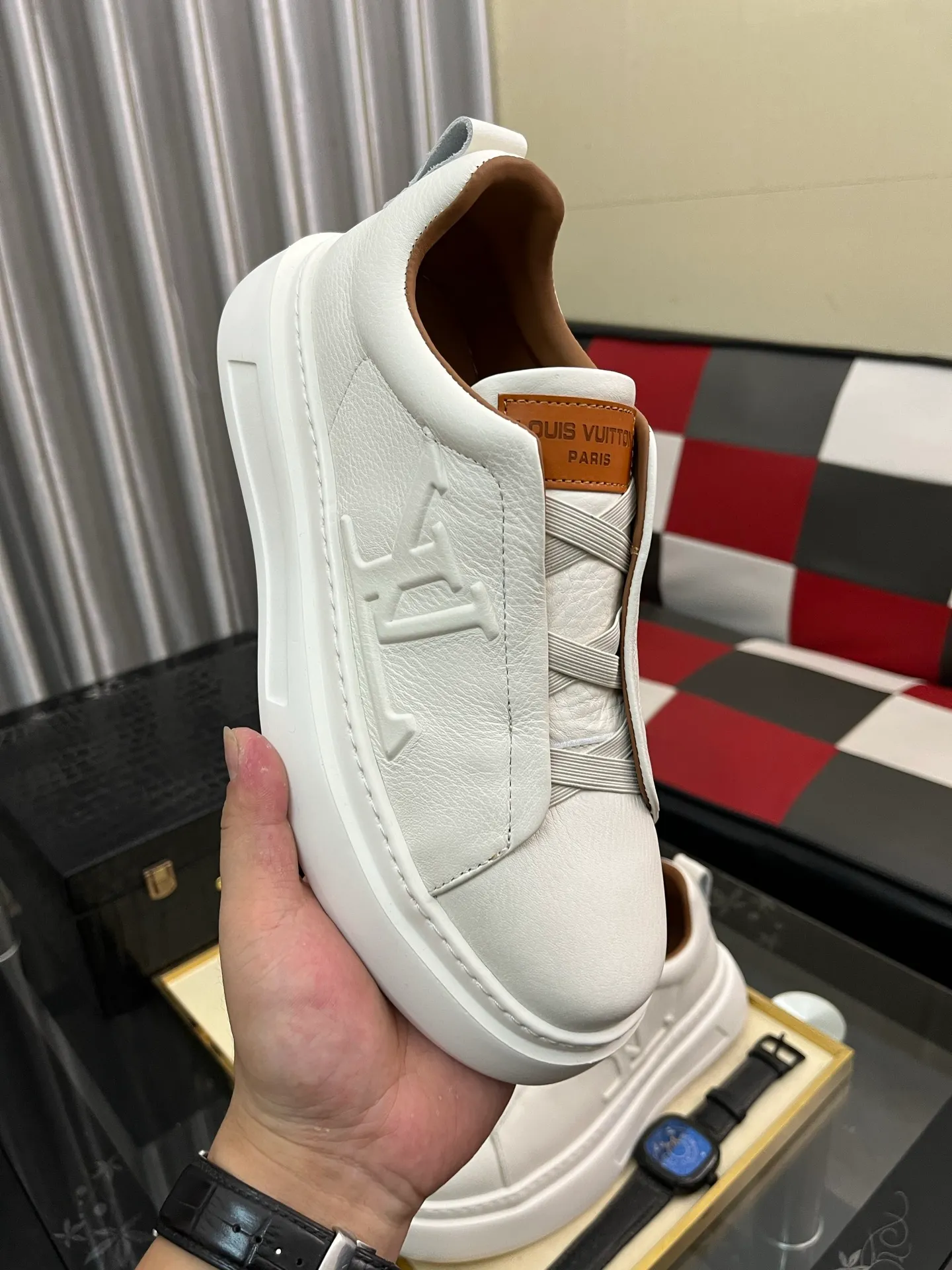 Men's shoes 💰480⌚️⌚️LV Louis Vuitton. The latest fashionable casual shoes are popular in physical stores. New spring and summer comfortable imported custom original cowhide, unique jacquard fabric element design. With sheepskin lining, Lv original bottom, [sun][sun] high-end packaging and high quality💪Details determine the quality, you can enter and leave the counter at will, the code number is 38-442️⃣colors available